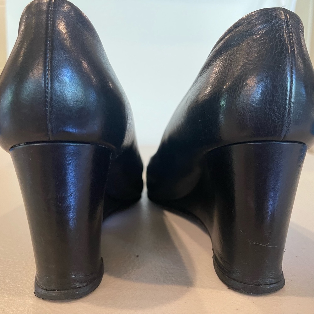 🌸 CHANEL LAMBSKIN WEDGES IN SIZE 38.5 - Picture 5 of 11